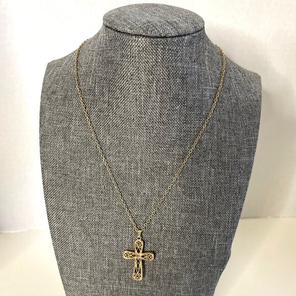Vtg Sarah Coventry Gold-Tone Filigree Cross Necklace Red Stone Accent 18" Chain - Picture 3 of 9